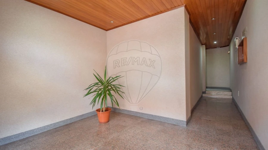 Apartamento T2 para Arrendamento em Santa Maria, São Pedro e Matacães