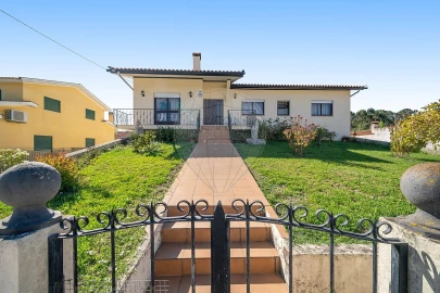 Moradia T4 para Venda em São Lourenço do Bairro