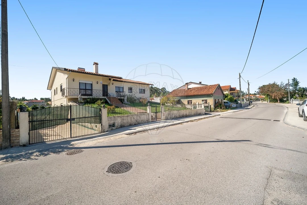 Moradia T4 para Venda em São Lourenço do Bairro Foto 1