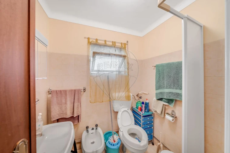 Moradia T4 para Venda em São Lourenço do Bairro Foto 8