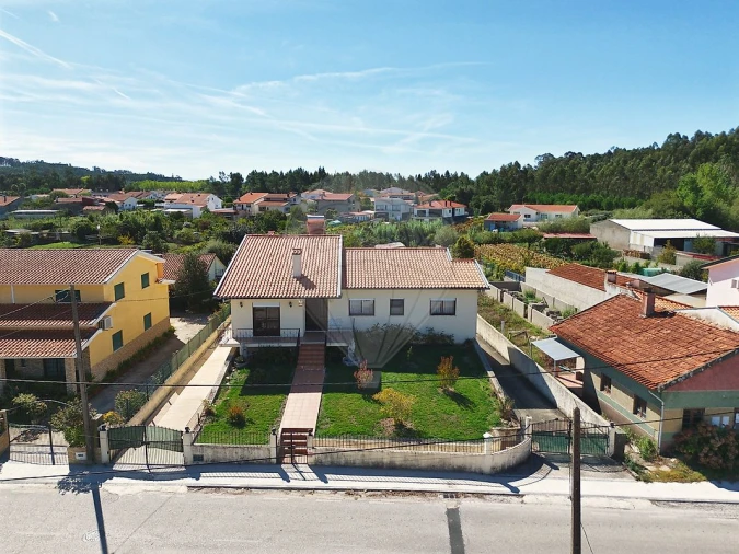 Moradia T4 para Venda em São Lourenço do Bairro Foto 24