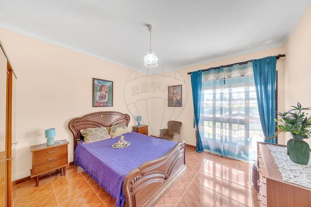 Moradia T4 para Venda em São Lourenço do Bairro Foto 15