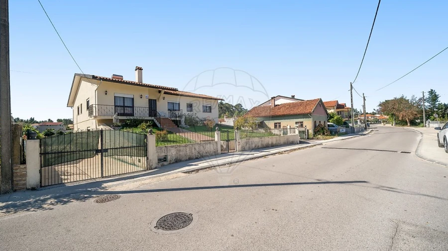Moradia T4 para Venda em São Lourenço do Bairro