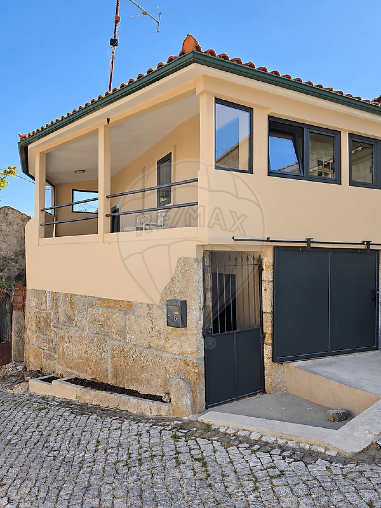 Moradia T3 para Venda em Santa Maria Maior Foto 11