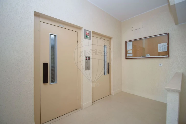 Apartamento T3 para Venda em São Domingos de Rana Foto 28