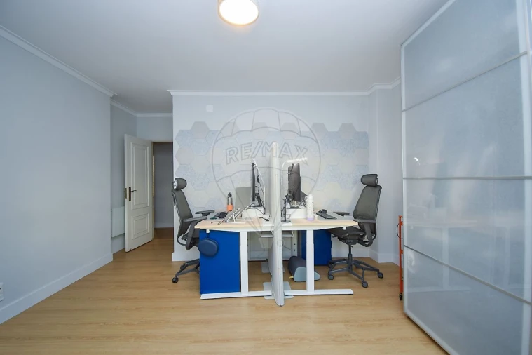 Apartamento T3 para Venda em São Domingos de Rana Foto 3