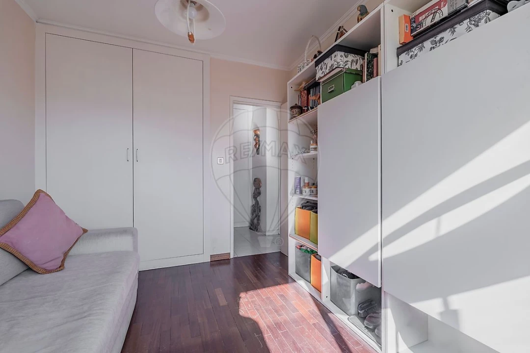 Apartamento T3 para Venda em Santo António dos Cavaleiros e Frielas Foto 17