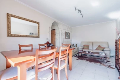 Apartamento T3 para Venda em Santo António dos Cavaleiros e Frielas