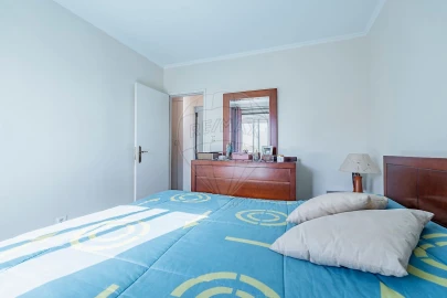 Apartamento T3 para Venda em Santo António dos Cavaleiros e Frielas
