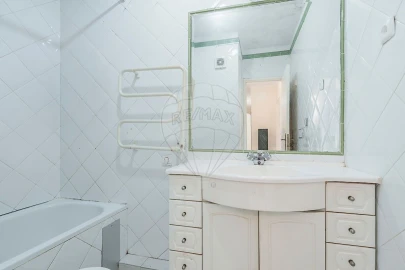 Apartamento T3 para Venda em Santo António dos Cavaleiros e Frielas