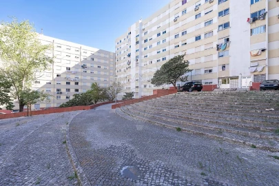 Apartamento T3 para Venda em Santo António dos Cavaleiros e Frielas