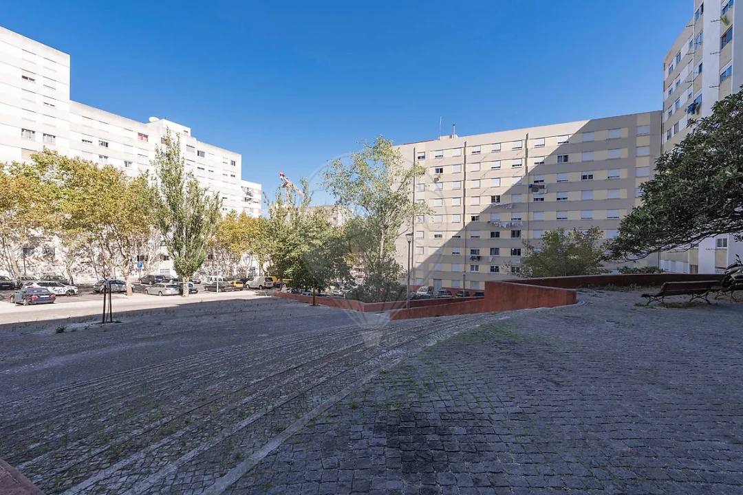 Apartamento T3 para Venda em Santo António dos Cavaleiros e Frielas Foto 31