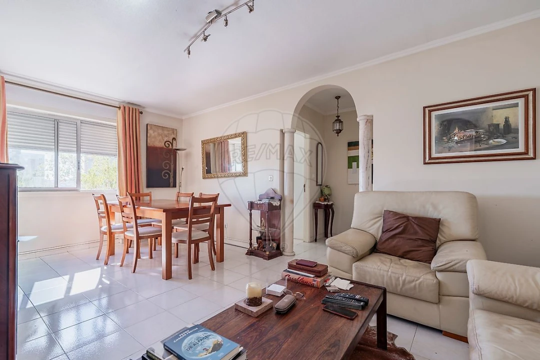 Apartamento T3 para Venda em Santo António dos Cavaleiros e Frielas Foto 22