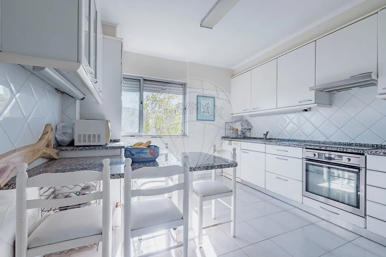 Apartamento T3 para Venda em Santo António dos Cavaleiros e Frielas Foto 5