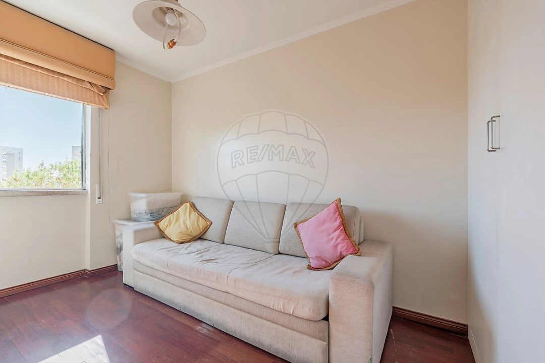 Apartamento T3 para Venda em Santo António dos Cavaleiros e Frielas Foto 14