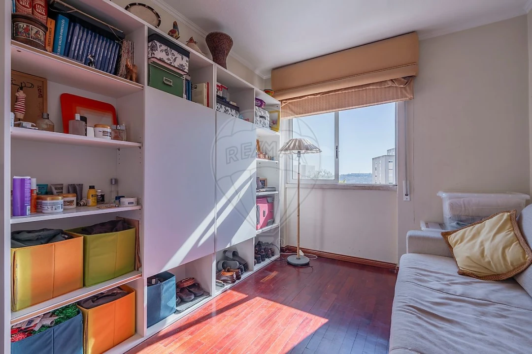 Apartamento T3 para Venda em Santo António dos Cavaleiros e Frielas Foto 15
