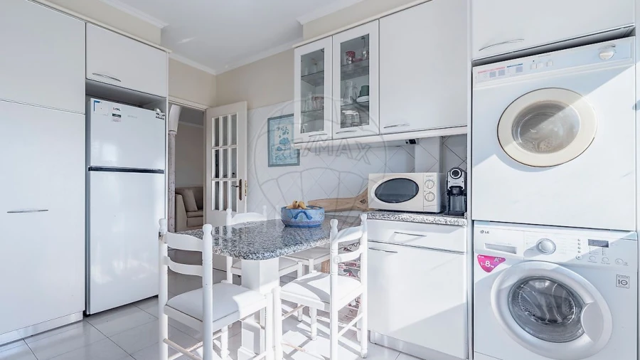 Apartamento T3 para Venda em Santo António dos Cavaleiros e Frielas