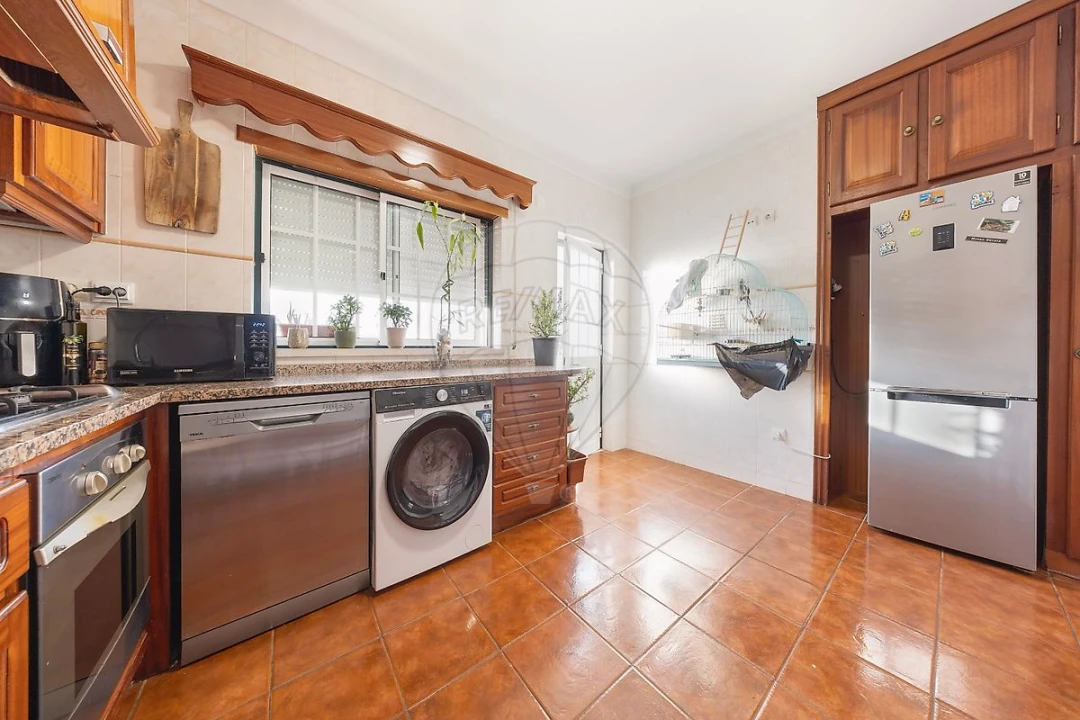 Apartamento T2 para Venda em Azambuja Foto 34