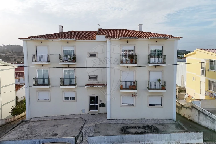 Apartamento T2 para Venda em Azambuja Foto 6