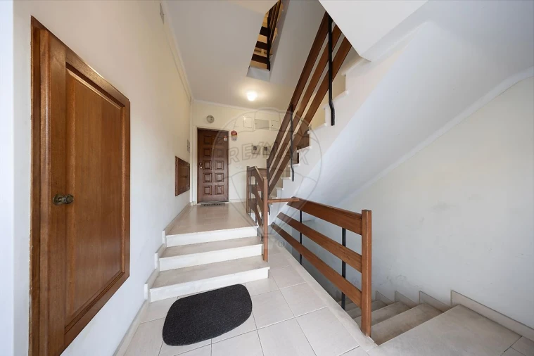 Apartamento T2 para Venda em Azambuja Foto 40