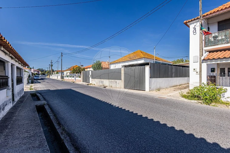 Moradia T2 para Venda em Azambuja Foto 8