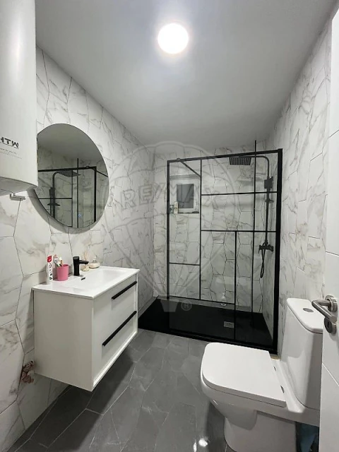 Apartamento T2 para Venda em Teixoso e Sarzedo