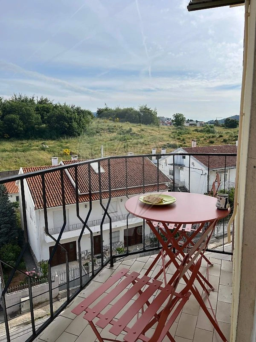 Apartamento T2 para Venda em Teixoso e Sarzedo Foto 3