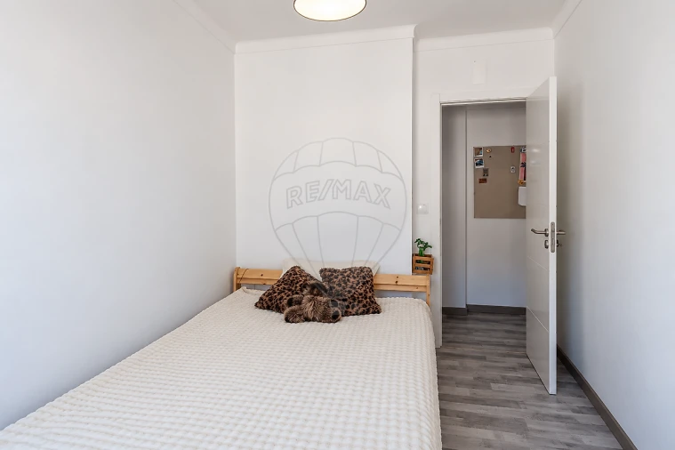 Apartamento T2 para Venda em Teixoso e Sarzedo Foto 2