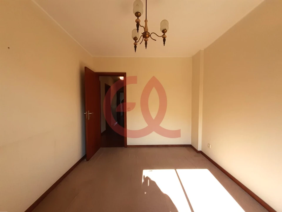Apartamento T2 para Venda em Darque Foto 5