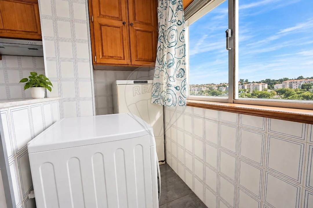 Apartamento T2 para Venda em Campanhã Foto 7