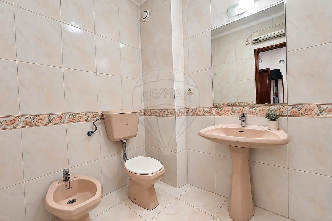 Apartamento T2 para Venda em Campanhã Foto 12