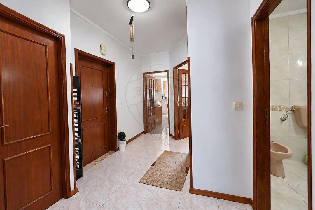 Apartamento T2 para Venda em Campanhã Foto 22