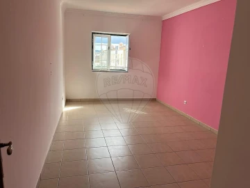 Apartamento T3 para Arrendamento em Almeirim