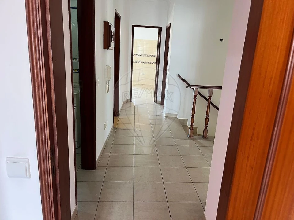 Apartamento T3 para Arrendamento em Almeirim Foto 4