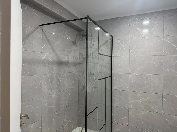 Apartamento T1 para Venda em Baixa da Banheira e Vale da Amoreira Foto 8