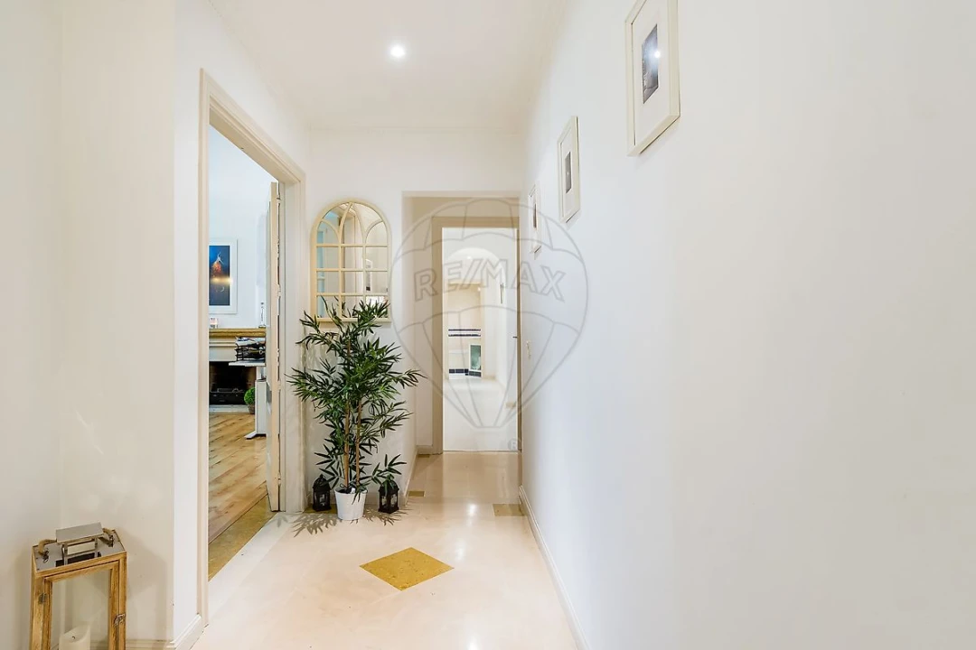 Apartamento T2 para Arrendamento em Santa Maria e São Miguel, São Martinho, São Pedro Penaferrim Foto 1