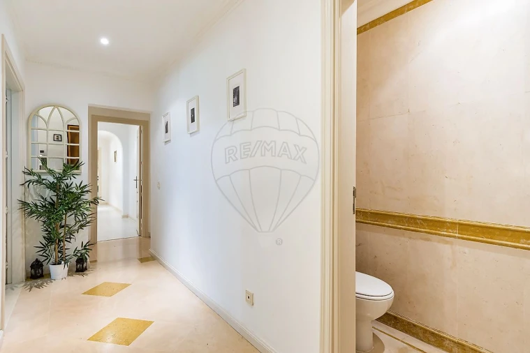 Apartamento T2 para Arrendamento em Santa Maria e São Miguel, São Martinho, São Pedro Penaferrim Foto 9
