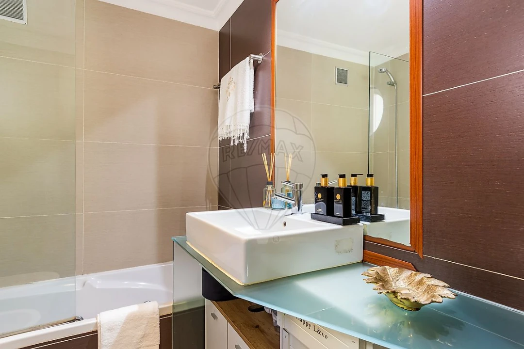 Apartamento T2 para Arrendamento em Santa Maria e São Miguel, São Martinho, São Pedro Penaferrim Foto 13