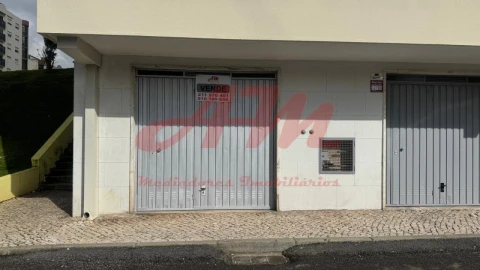 Garagem para Arrendamento em Cacém e São Marcos