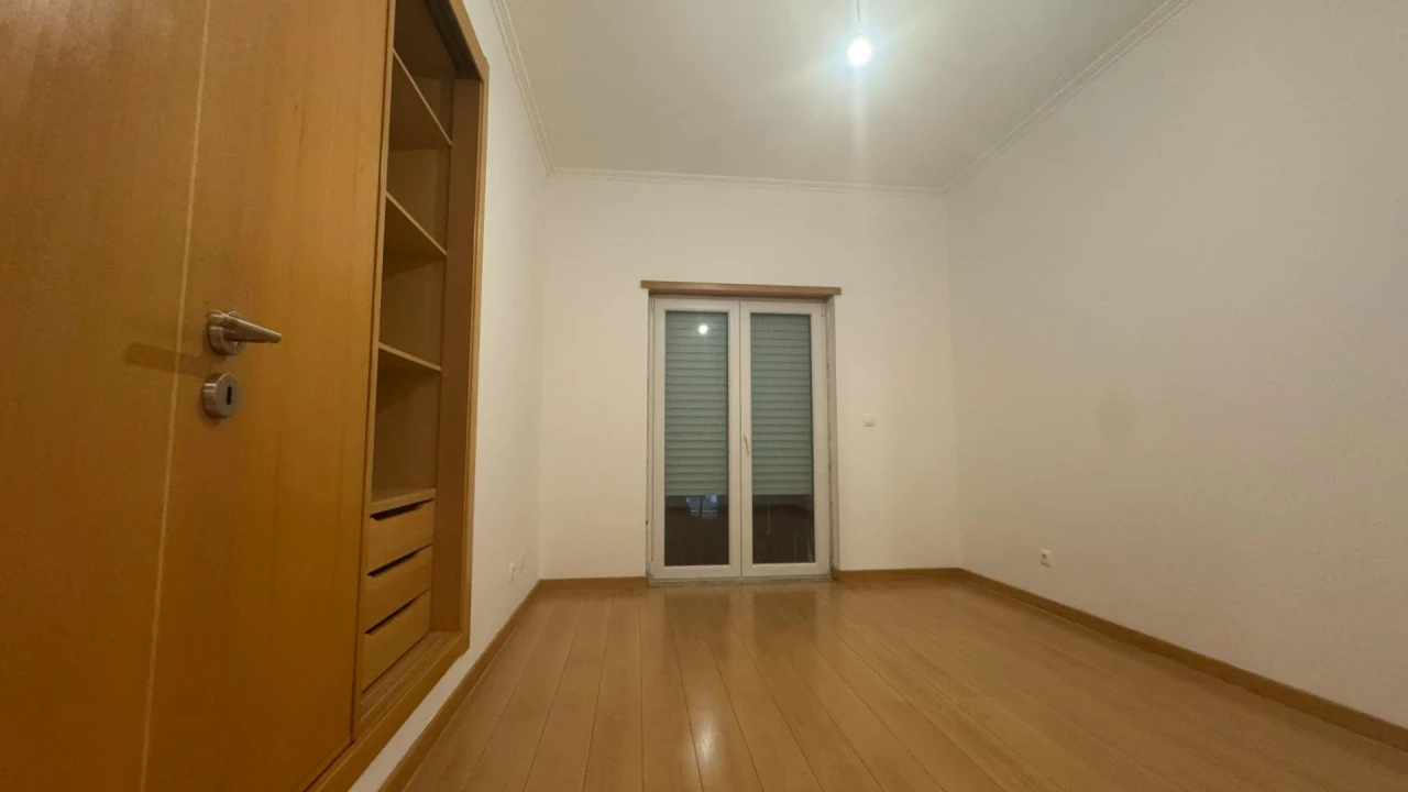 Apartamento T2 para Venda em Fernao Ferro Foto 16