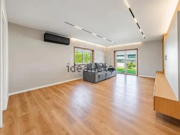 Moradia T4 para Venda em Vila das Aves