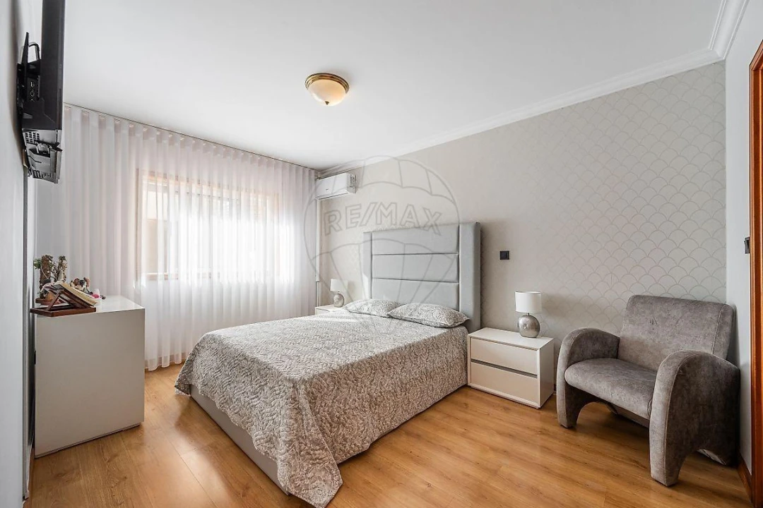 Apartamento T3 para Venda em Castêlo da Maia Foto 15
