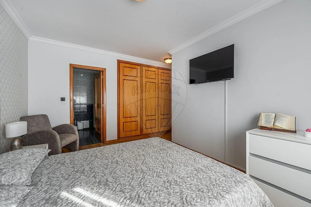 Apartamento T3 para Venda em Castêlo da Maia Foto 17
