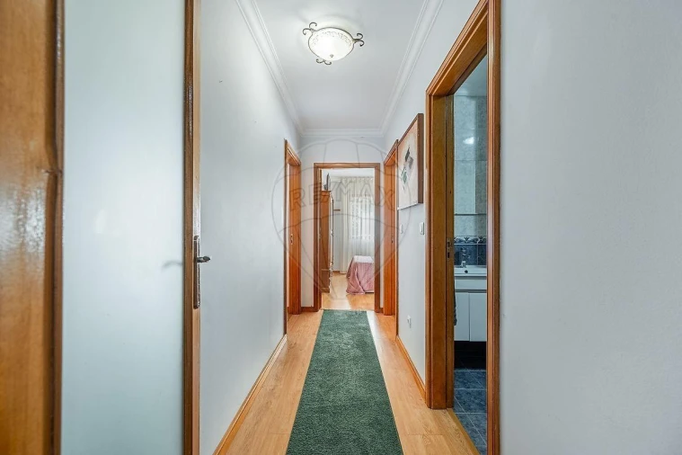 Apartamento T3 para Venda em Castêlo da Maia Foto 12