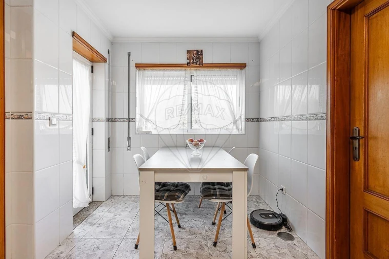 Apartamento T3 para Venda em Castêlo da Maia Foto 24