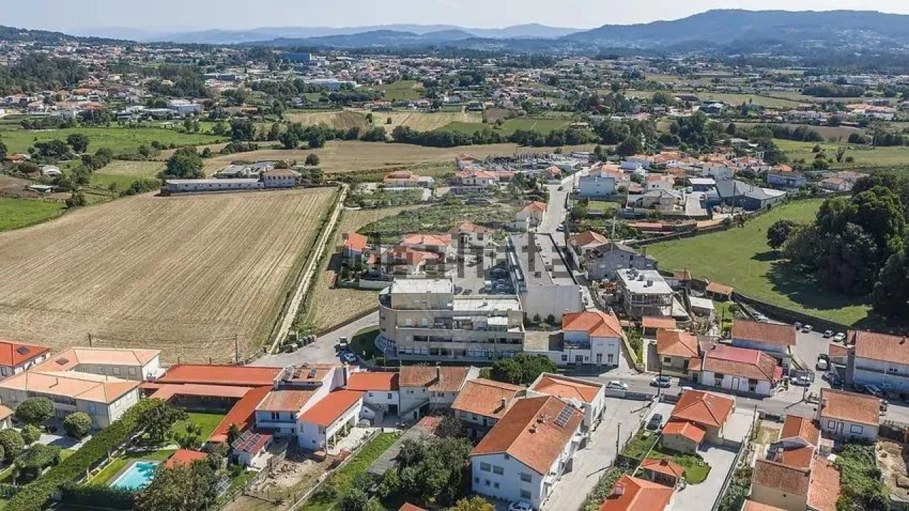 Apartamento T2 para Venda em Arcozelo Foto 20