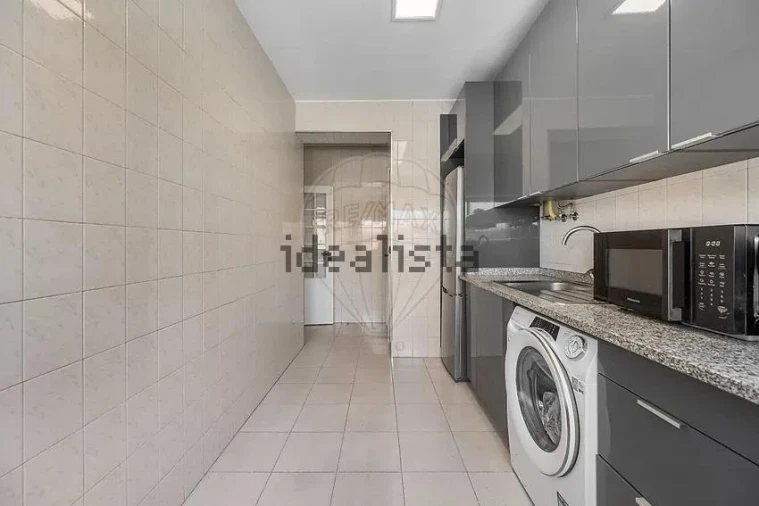 Apartamento T2 para Venda em Arcozelo Foto 2