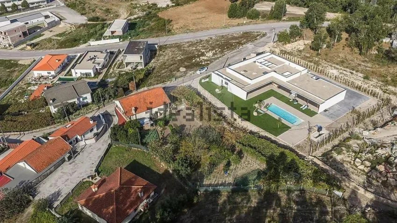 Moradia T4 para Venda em Cernadelo e Lousada (São Miguel e Santa Margarida) Foto 30
