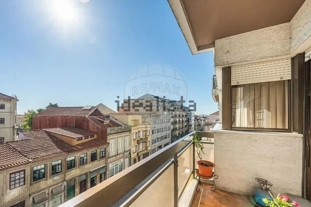 Apartamento T3 para Venda em Cedofeita, Santo Ildefonso, Sé, Miragaia, São Nicolau e Vitória Foto 1