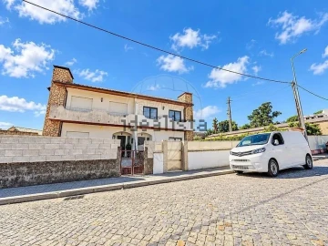 Moradia T4 para Venda em Vila das Aves